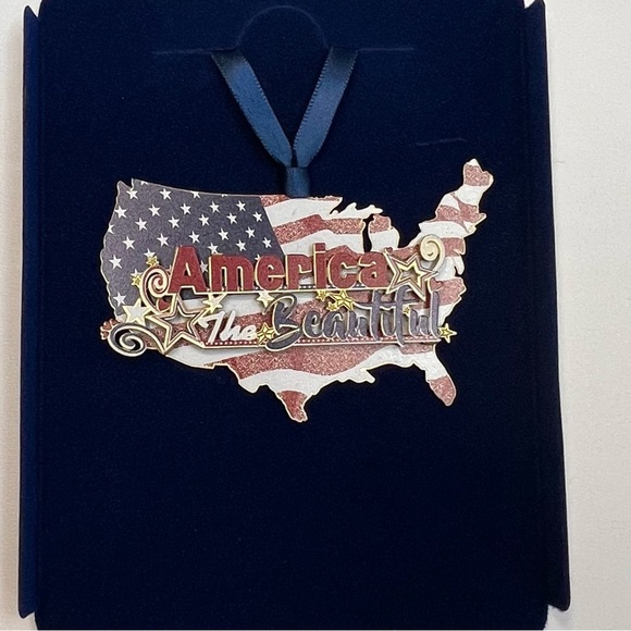 Beacon Design ChemArt America The Beautiful Ornament, Made In The USA, Patriotic - Picture 1 of 9